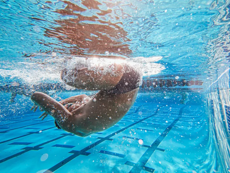 Ditch the Clarity: The Surprising Reason Elite Swimmers Train Half-Blind